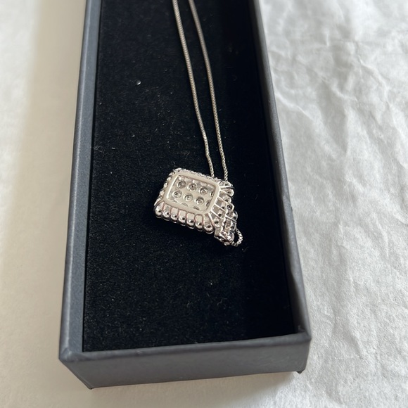 Platinum and Diamond Pendant Necklace - Picture 6 of 10